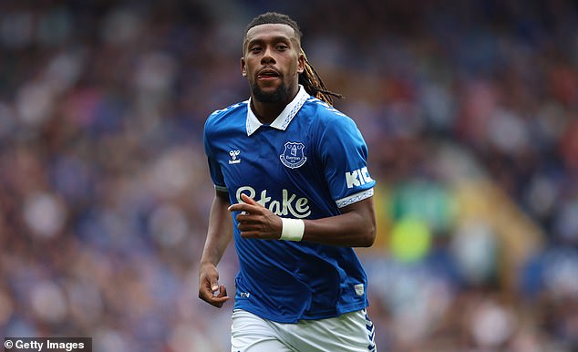 Alex Iwobi has signed for Fulham from Everton late on deadline day in a £22 million contract