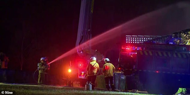 A huge lightning strike is said to have caused a huge fire (photo) on Wednesday evening that destroyed a house with seven residents during a storm