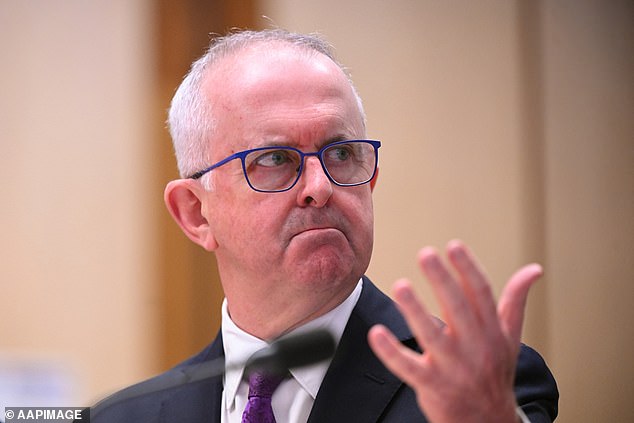 Australian Election Commissioner Tom Rogers has said a small number of 'tinfoil hat wearing crazy' conspiracy theorists are causing the AEC online headaches