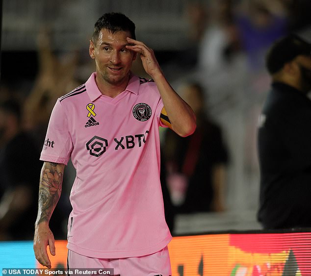 Lionel Messi and Jordi Alba have been sent off in the MLS clash between Inter Miami and Toronto.