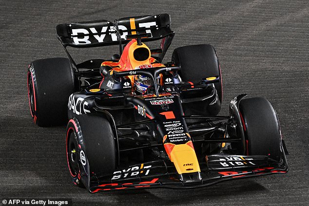 Max Verstappen qualified for the Singapore Grand Prix in a 'shocking' 11th place after failing the final qualifying session