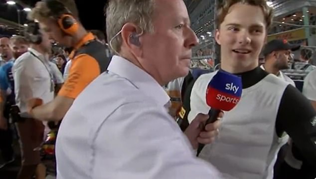 Brundle interrupted Piastri mid-sentence to try to get the attention of another F1 driver just before the Singapore Grand Prix started