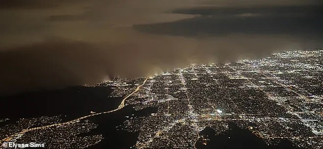 A huge cloud of dust blanketed much of Maricopa County in Phoenix, Arizona, Thursday evening as the city was battered by severe weather