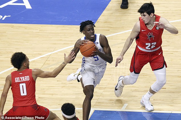 Kentucky freshman security guard Terrence Clarke (center) was killed in a car accident in LA on April 22, 2021