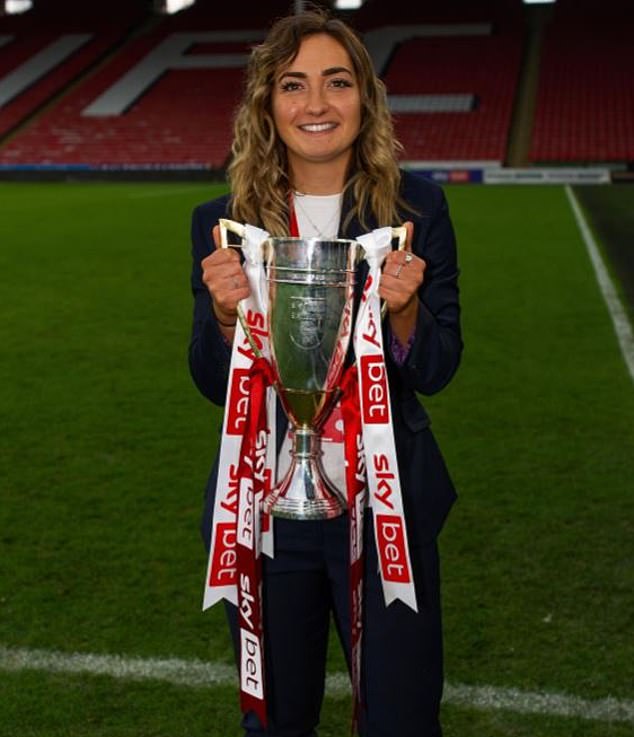 Sheffield United announced that star midfielder Maddy Cusack had died at the age of 27