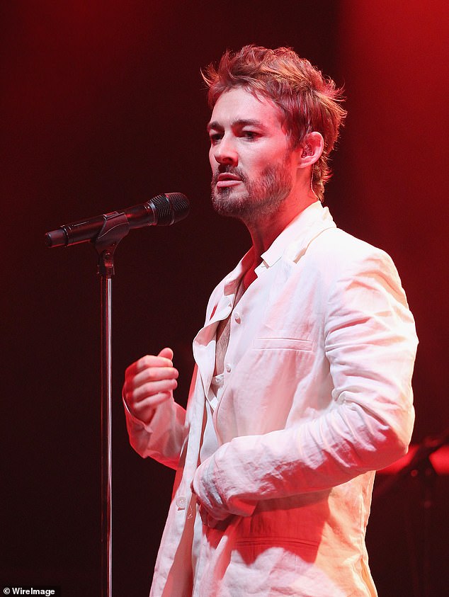 Silverchair frontman Daniel Johns has led the tribute to a young Newcastle musician ahead of a fundraiser at The Newy on Sunday.  Pictured