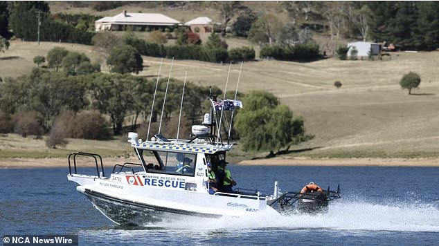 The search continues for a second fisherman still missing in Lake Eucambene.