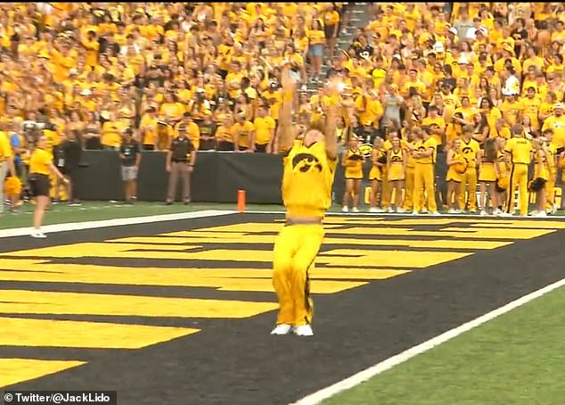 An Iowa cheerleader suffered an embarrassing wardrobe malfunction on Saturday