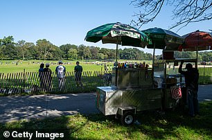 New Yorkers enjoy the sun