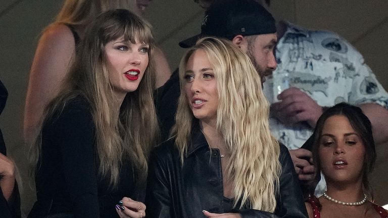 Taylor Swift was there to watch Travis Kelce and the Kansas City Chiefs