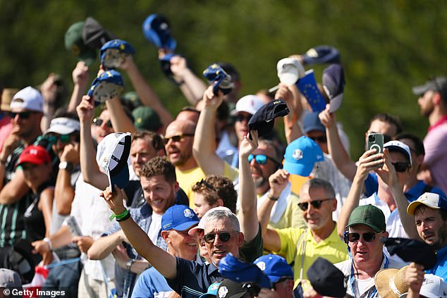 Fans took off their caps and waved them at Cantlay, taking plenty of abuse from the American on court