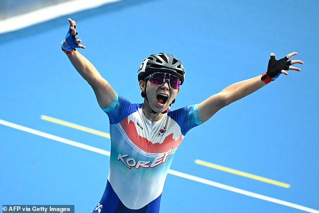 Jung raised his arms at the finish, thinking he had won gold for his country