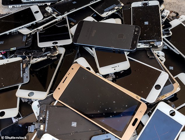 If you throw smartphones and tablets in the trash, you risk a fine of at least $100