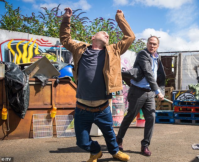 Drama!  In the latest edition of Super Soap Week, Stephen tries to escape Weatherfield, while the residents discover he has already claimed three victims.