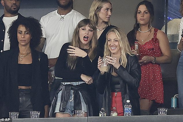 Taylor cheered on Travis with her famous friends in New Jersey on Sunday night