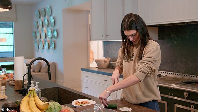 Strange technique: The model showed off a strange technique while cutting a cucumber on the Hulu show