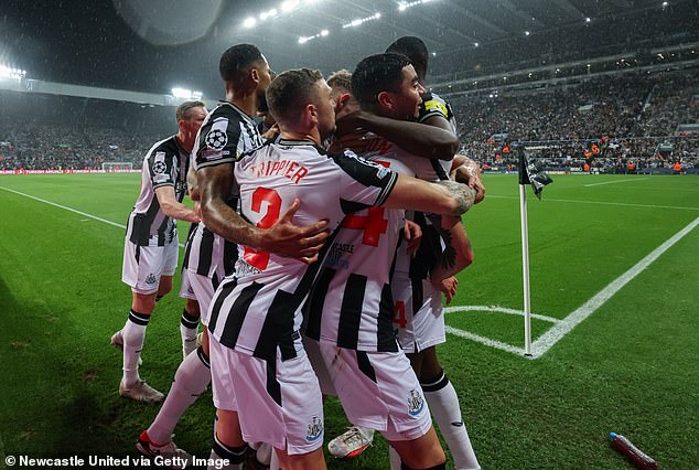 Newcastle secured a 4-1 victory over the French champions to move to the top of their group