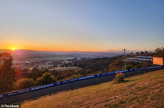 The weather for the Bathurst 1000 on Sunday is sunny, with daytime temperatures between 17ºC and 22ºC (photo, sunrise from Mount Panorama on Friday)