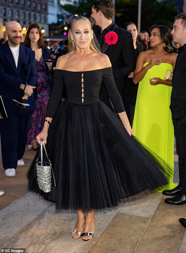 Who is that?  The 58-year-old Sex And The City frontwoman attended the New York City Ballet's Fall 2023 Gala with her husband Matthew Broderick, where she wore a ballerina-inspired ensemble with a statement bow in her long blonde hair.