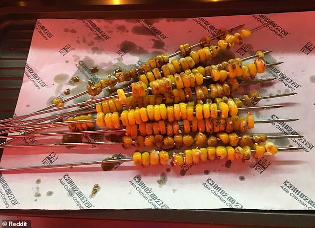 Another Reddior, who uses 'sliced ​​Moonstone' in the app, asked 'Wouldn't it be easier to roast them on the cob?'  as they were served special pieces of corn on skewers