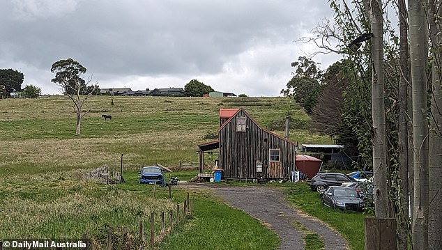 Another Amoros house (top left) overlooks the ugly shack