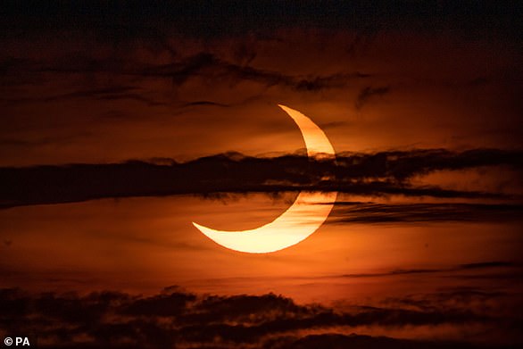 In the United Kingdom, a partial solar eclipse will appear in March 2025 and will look like the image above