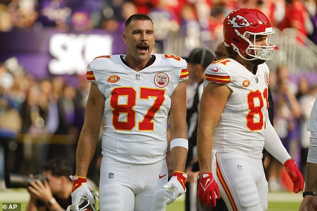 Kelce performed against the Vikings without his new flame watching from the stands