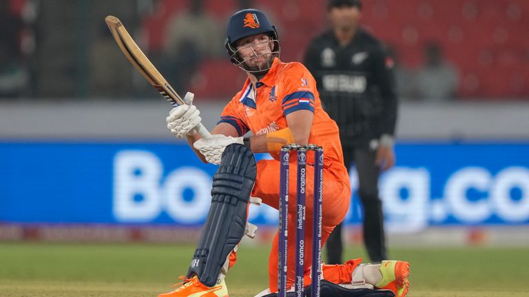 Paul Van Meekeren of the Netherlands had four no outs in his innings against New Zealand