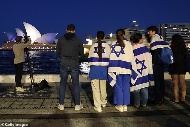 Israel supporters kept their distance and watched the show from the other side of Circular Quay