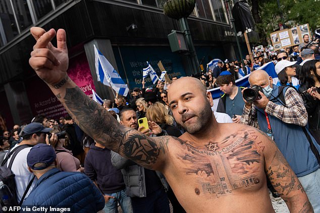 Several pro-Israel activists performed the Am-Yisrael-Chai, a religious celebratory dance, when music played