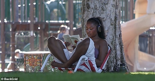 The former White House resident is not recognized by her fellow park users as she sits in the shade