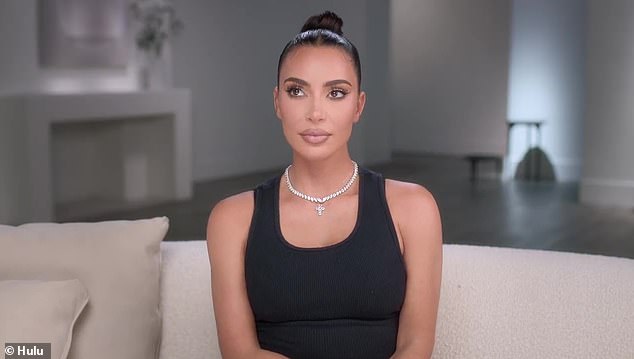 It bothers me: ¿It's something that obviously really bothers me and I just wish I could share these experiences with her,¿ Kim says of Kourtney in the confessional