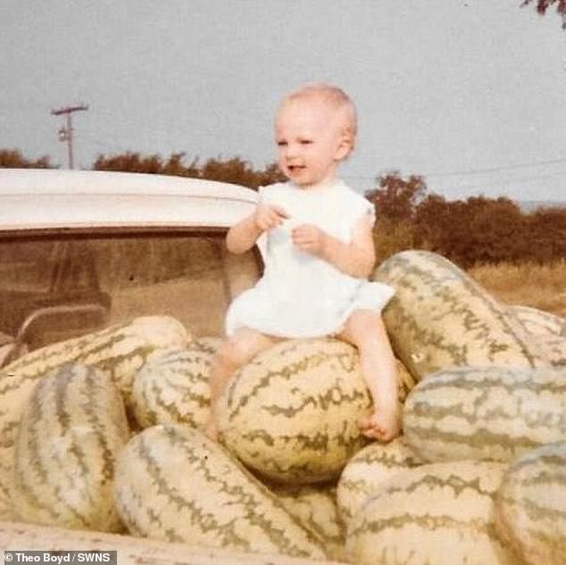 Theo when she was younger on her parents' farm in Dallas, Texas