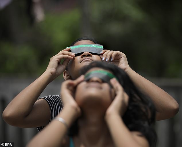 Experts warn that it is unsafe to look directly at the bright sun without specialized eye protection designed for solar viewing, which can pose the risk of eye injury