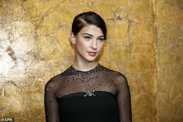 Phoebe Gates attends the red carpet for The Albies at the New York Public Library