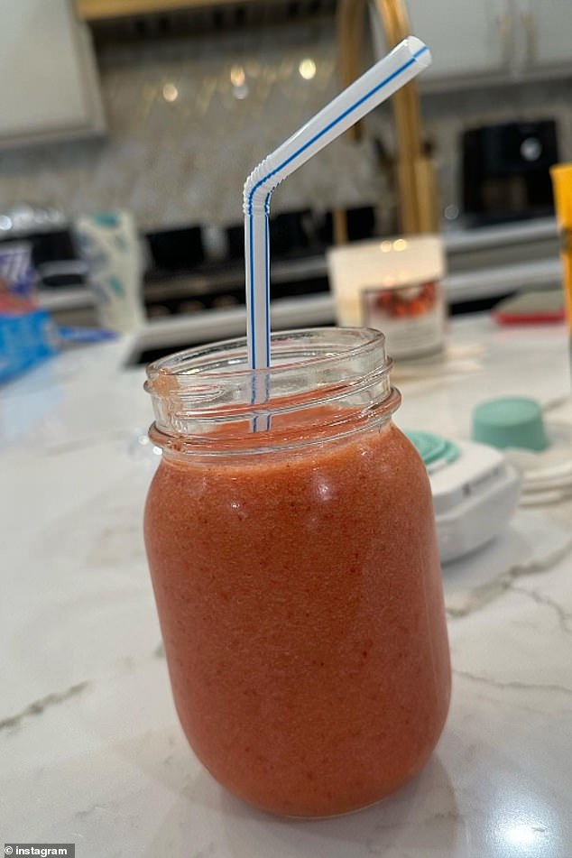 Shown is Kailyn's final product: her placenta smoothie made in her kitchen