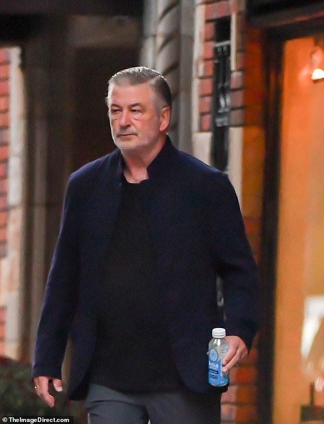 Baldwin wore a navy blue jacket and gray pants as he stepped into the Big Apple on Wednesday morning