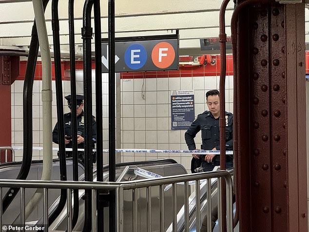 The E and F trains have stopped again between Queens and Manhattan, but are running with major delays