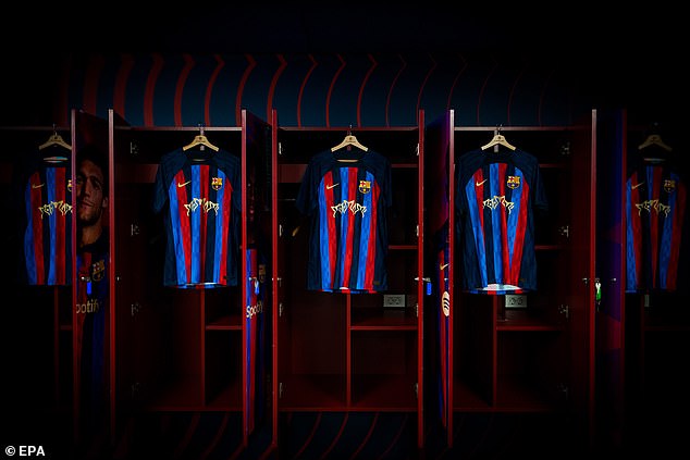 The kit will then feature the logo of the Catalan singer Rosalia for the Clasico from the second division