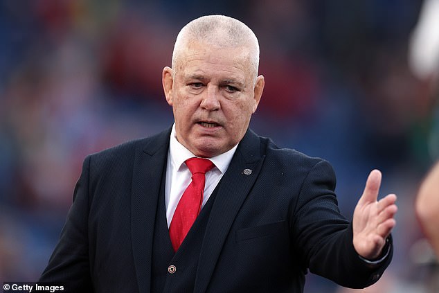 Warren Gatland has signed his future as Wales coach until the 2027 World Cup