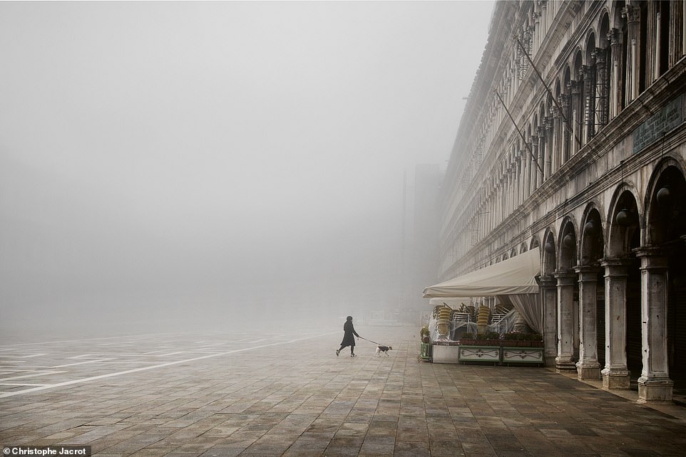 This atmospheric shot shows Venice during the pandemic, between two lockdowns.  Jacrot writes that 