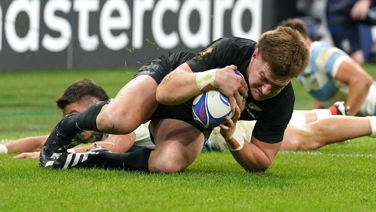 Jordie Barrett put New Zealand under control with their second try of the first half 