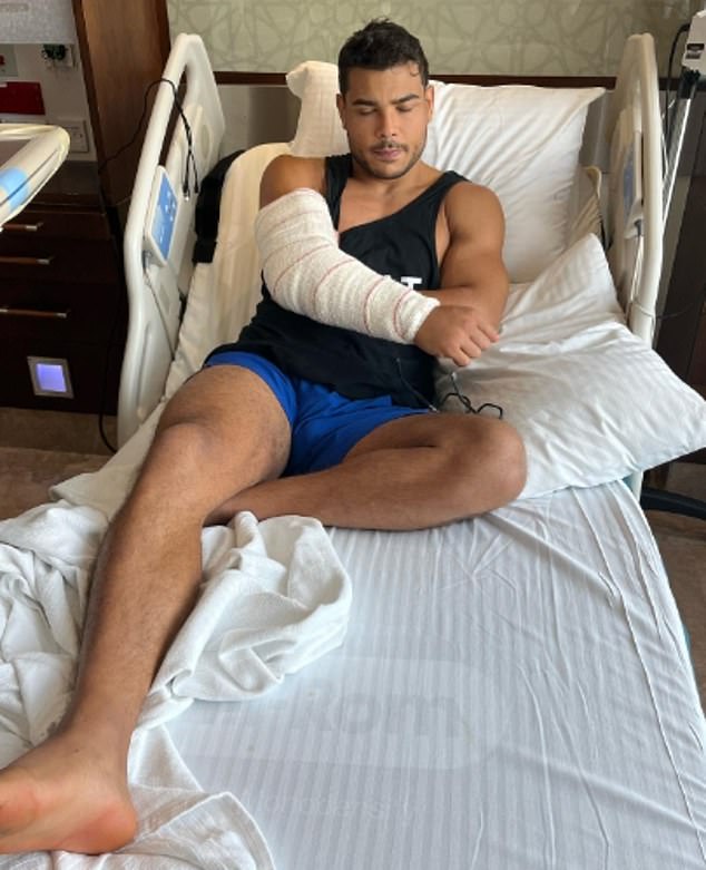 Costa withdrew from his fight against Khamzat Chimaev after suffering an infection in his right arm