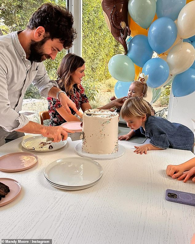 1697993093 868 Mandy Moore posts adorable photos from son Ozzies first birthday