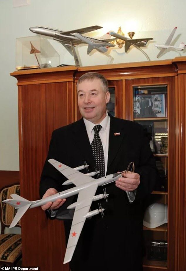 Anatoly Gerashchenko, former head of the Moscow Aviation Institute (MAI), has reportedly slipped and fallen down the stairs at the institute's headquarters in the Russian capital.