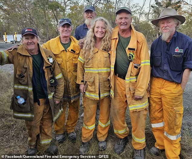 More than 40 water bomb fire crews work to battle the bushfires (photo, Central Queensland volunteer firefighters)