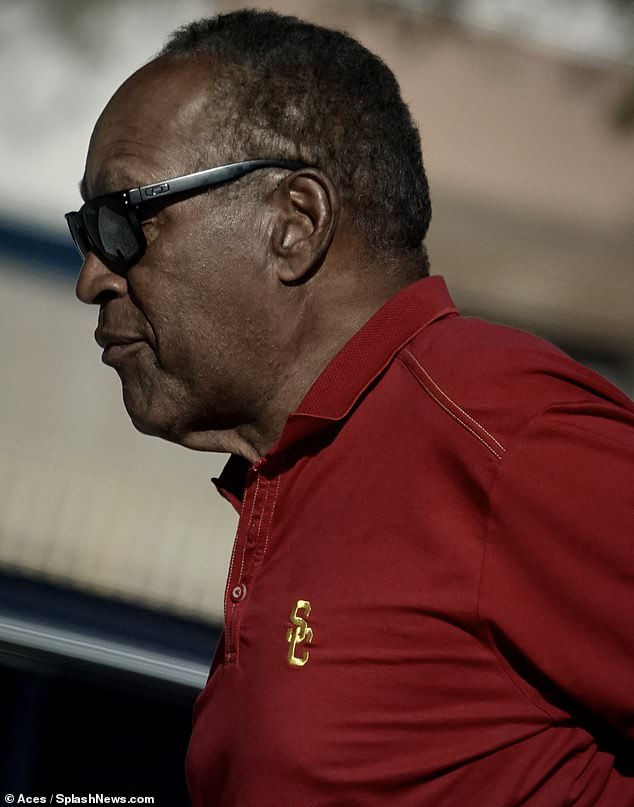 The NFL legend and ex-con wore a Southern California University polo shirt