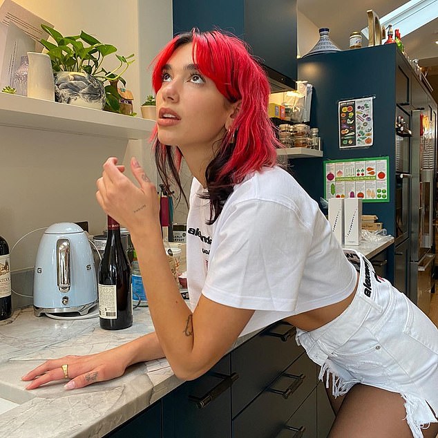 New era: The new hair color seems to be a tease about a new era in Dua Lipa's career