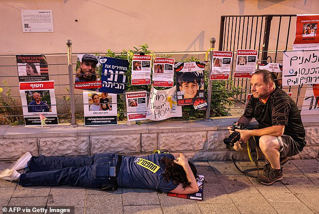 Moments after Moments after Netanyahu addressed the nation, we saw terrified Israelis in Tel Aviv running for cover as rocket sirens sounded through the city, Israelis in Tel Aviv were seen running for cover as rocket sirens sounded through the city