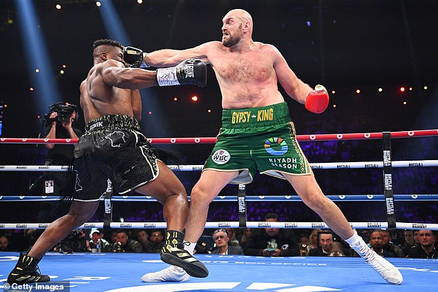 Fury bounced back by throwing a few punches and ultimately won the fight